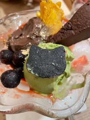 Parfait cat cookie at Premarché Alternative Diner in Kyoto