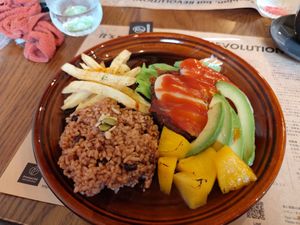 Avocado plate at Premarché Alternative Diner in Kyoto