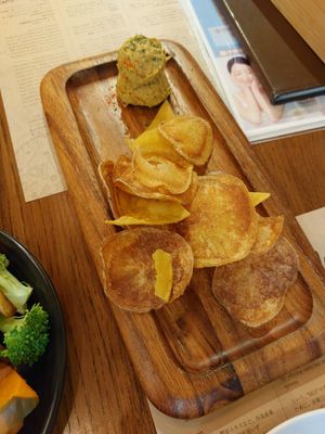 Hummus and chips at Premarché Alternative Diner in Kyoto