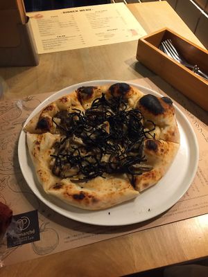 Vegan mushroom pizza at Premarché Alternative Diner in Kyoto