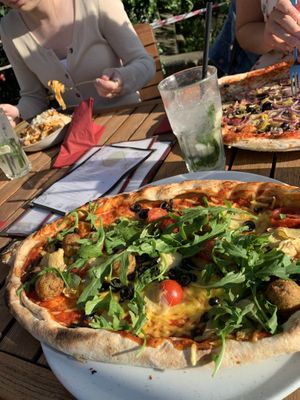 Vegane Falafel Pizza at Locanda in Wurzburg