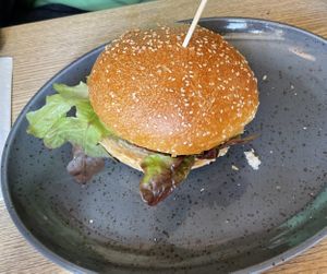 Veganer Burger  at Tante Paula im Mailkeller  in Rosenheim