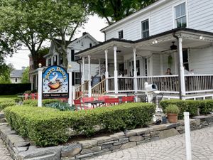 Outdoor seatingg  at Boro Bean in Hopewell