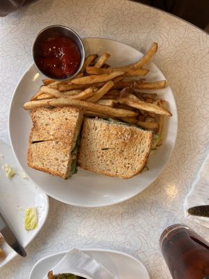 Veggie Sandwich and Fries #Veganuary at Food 101 in Gettysburg