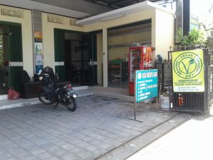 Makanan Vegetarian ini di produksi di Singapore & terbuat dari kacang kedelai ( NON GMO) ini tentu sangat baik untuk kesehatan kamu.. 

Yuk, tunggu apalagi. Langsung pilih makananw vegetarian favorit kamu yang ada di sini. 
BANYAK PILIHANNYA!!!

Daging Bebek Analog
( Mocked Duck Analogue) 380g & 1kg

Daging Analog
( Mocked Char Shew Analogue ) 380g & 1kg

Sosis Ayam Analog
( Chicken Sausage Analogue) 500g & 900g

Ikan Makarel Analog
( Mackerel Fish Analogue) 500g

Belut Analog
( Eel Fish Analogue) 360g & 900g

Daging Rebus Analog
( Braised Flavour Ham Analogue ) 500g & 1.1kg

Daging Panggang Analog
( BBQ Char Siaw Analogue_) 360g & 900g

Daging Ayam Analog
( Salted Crispy Chicken Analogue) 360g & 900gr

Daging Rusa Analog
( Venison Meat Analogue  ) 360g & 900g

Daging Ayam Analog
( Half Chicken Analogue ) 180g   Mau tanya harga / produck silahkan hubungi :
  ☎ WA ONLY 0878 8383 5853 
( Han Guang )                                       

http://vegan-frozen-dry-makanan-organik.business.site

http://www.xiangxiangvegetarian.com/menu

http://Instagram.com/vegan_frozen_dry

www.facebook.com/VEGANFrozenDry/ 

 at Vegetarian Vegan Frozen Dry in Denpasar