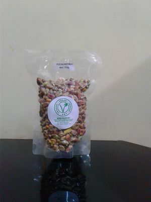 [23:13, 4/16/2018] +62 812-3935-8261: PISTACHIO NUT 250 GR
The most iron-rich nut

Pistachio adalah kacang yang sangat kaya dengan zat besi dan merupakan salah satu kacang yang mengandung banyak mineral seperti Potassium, Magnesium, Fosfor, Copper dan Kalsium. Agar lebih berkhasiat sebaiknya dimakan bersama sayuran yang mengandung Vitamin C, karena Vit C akan membuat penyerapan Zat Besi lebih efektif.

Manfaat :
•	Sangat baik untuk mencegah anemia

Cara Pemakaian :
Sangat bermanfaat apabila dikonsumsi mentah
[23:13, 4/16/2018] +62 812-3935-8261: WALNUT 200 GR
Provides energy to the heart

Walnut menupakan kacang yang mengandung banyak nutrisi. Walnut merupakan salah satu jenis kacang-kacangan yang mengandung kalori tinggi karena kandungan minyak yang tinggi. Kandungan minyak pada walnut adalah minyak yang baik terutama untuk kesehatan jantung. Walnut juga mengandung kualitas protein yang baik, Vitamin B1, B2, B3, B6. Vitamin B6 membantu kesehatan otak dan juga pembentukan sel darah merah.

Walnut juga mengandung Fosfor, Potassium, Zat Besi, Magnesium dan Calsium, Zinc, Copper, Manganese.

Manfaat :
•	Sangat baik untuk penderita penyakit jantung.
•	Sangat baik untuk kesehatan otak, system syaraf.
•	Menurunkan kolesterol.

Cara Pemakainan :
Sangat bermanfaat apabila dikonsumsi mentah.
[23:13, 4/16/2018] +62 812-3935-8261: BRAZIL NUT 250 GR
Rich in Vitamin B1

Kaya Protein, Vitamin E dan Mineral (Fosfor, Magnesium, Kalsium dan Zat Besi) dan Vitamin B1 yang tinggi.

Manfaat :
Sangat baik untuk menenangkan sistem saraf seperti mudah iritasi, depresi, pelupa dan kurang kosentrasi. Sangat cocok bagi perokok yang ingin berhenti merokok karena efek Vitamin B1 nya baik untuk sistem saraf.

Cara Pemakaian :
Sangat bermanfaat apabila dikonsumsi mentah

Mau tanya produk/harga silahkan hubungi :
☎ WA ONLY 0878 8383 5853 
 at Vegetarian Vegan Frozen Dry in Denpasar