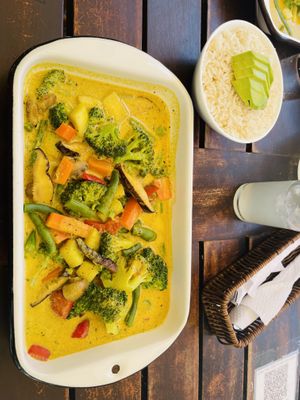 Vegetarian Thai Curry  at Banana's Adventure Hostel in Huacachina