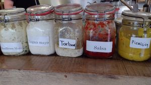 Homemade vegan mayo among other sauces at Karels Bio Friet in Leiden