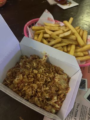 mac & cheese with crispy onions and bacon bits, garlic salt fries (all vegan)  at Le Pub in Newport