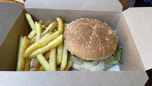   at Le Pub in Newport