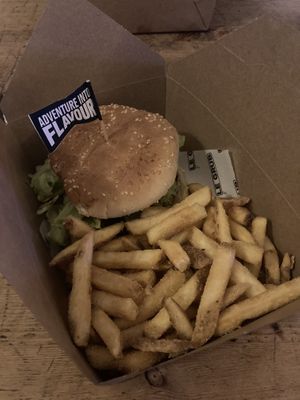 Le burger  at Le Pub in Newport