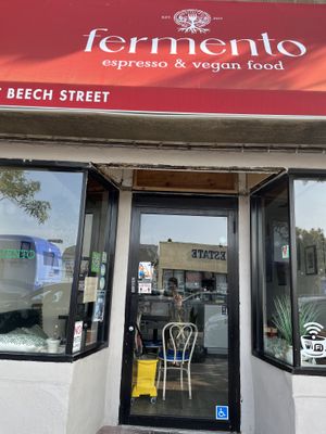 Outside  at Fermento in Long Beach