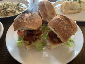 Sliders  at Fermento in Long Beach