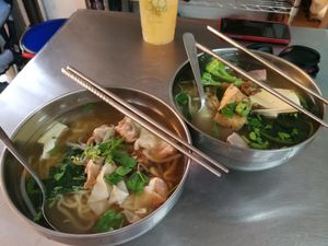 noodles and dumplings
Photo credits to Jun Xuan at Hui Xin SuShi in Taichung