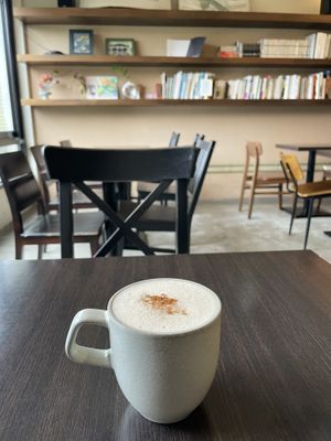 Chai in a cozy space  at LíngGǎn KāFēi 靈感咖啡 - MyDesy in Taipei