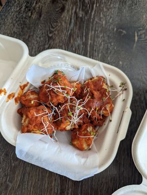 Buffalo cauliflower bites at The Reizod Vegan Experience in Columbia