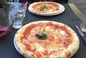 Vegan pizza at Mister Pizza - Duomo in Florence