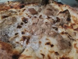 La mejor pizza que he comido en Florencia. Toscana vegana, con mozarella vegana.Me comí una y me pedí otra para llevar at Mister Pizza - Duomo in Florence