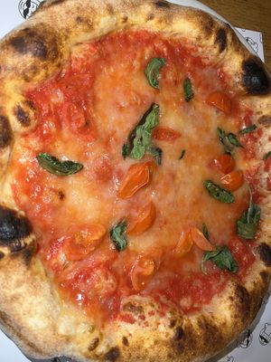 vegan cheese pizza   at Mister Pizza - Duomo in Florence