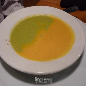 Two colours cream with cous-cous at Sarasate in Pamplona