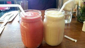 Strawberry and banana smoothies at Flore in Los Angeles