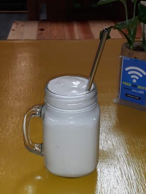Smoothie at Nourish Cafe in Bangkok