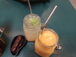 Smoothies and snykerz, so delicious at Nourish Cafe in Bangkok