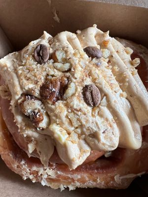 Coffee and walnut cinnamon bun   at Vutie Beets in Letchworth