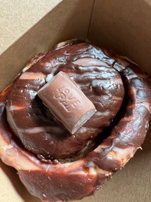 Chocolate orange cinnamon bun   at Vutie Beets in Letchworth