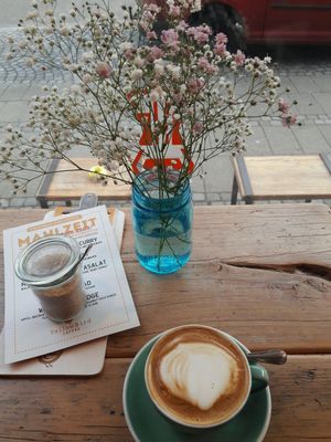 flatwhite with soymilk at YellowBird Coffee in Bremen