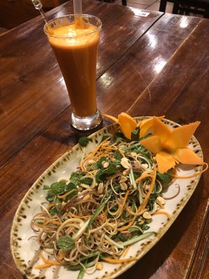 Banana flower salad & carrot juice   at Green Farm in Hanoi