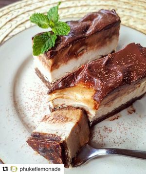 Snickers cake at Lemonade Club in Phuket