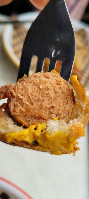 Hotdog schmeckt suuper at Rudy's Dirty Vegan Diner in North West London