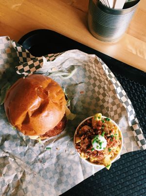 Buffalo burger and small Mac n cheeze at Rudy's Dirty Vegan Diner in North West London