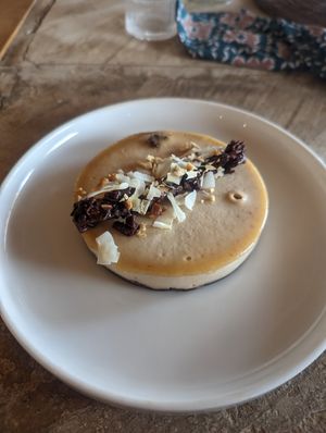 The fake cheese cake with salted caramel at Pituq Cafe in 