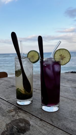Virgin mojito & iced butterfly pea tea  at Pituq Cafe in 