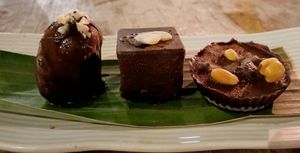 Almond twix, peanut butter cup at Pituq Cafe in 