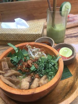 Main course with broth at Pituq Cafe in 