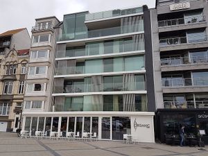 front with terrace at Organic Vision in Oostende