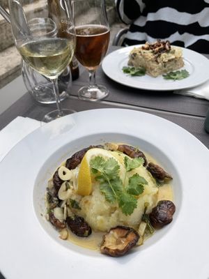 Shitake à bolhão Pato at Remedio Santo Campo Alegre in Porto