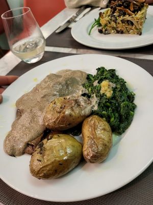 Seitan steak at Remedio Santo Campo Alegre in Porto