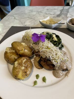 Seitan steak  at Remedio Santo Campo Alegre in Porto