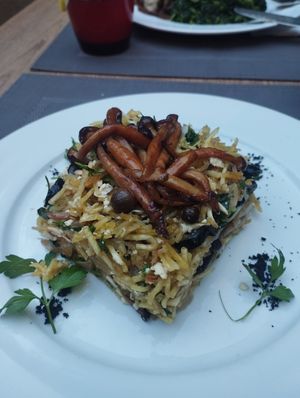 Shimeji-à-brás at Remedio Santo Campo Alegre in Porto