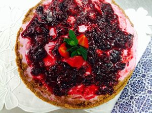 Tarte semi fria de frutos vermelhos at Remedio Santo Campo Alegre in Porto