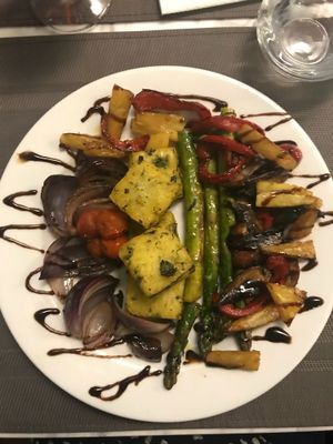 Polenta frita e legumes grelhados (vegan) at Remedio Santo Campo Alegre in Porto