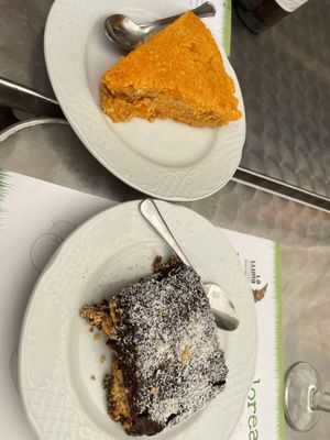 Yaaasssss dessert! Carrot cake on the left and chocolate cake on the right    at La Lluna in Valencia