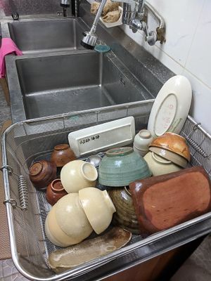 wash your own dishes at the end at Slow City Herbalism in Damyang