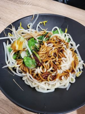 Noodle with pepper sauce at Yí Hēng Zhāi 宜亨齋 in Taipei