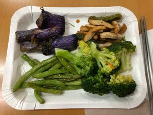 Selections from the buffet  at Yí Hēng Zhāi 宜亨齋 in Taipei