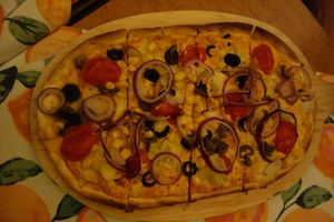 G30 Orient small (vegan) (with aubergine cream, artichokes, olives, sweetcorn, cherry tomatoes, and red onions) at Flammerie Alt-Saarbrücken in Saarbrucken